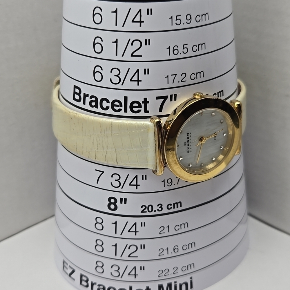 Skagen 107SGLW Gold Tone Watch White Leather Strap Crystal Dial New Battery 25mm - Picture 6 of 13